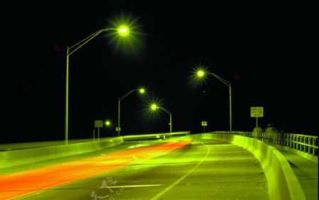夜景下的高速公路图片