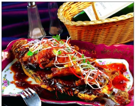 越南梅子煎桂鱼图片