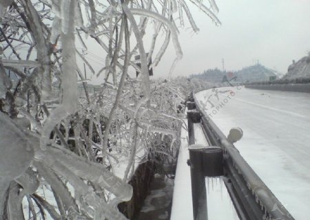 冰封京珠高速图片