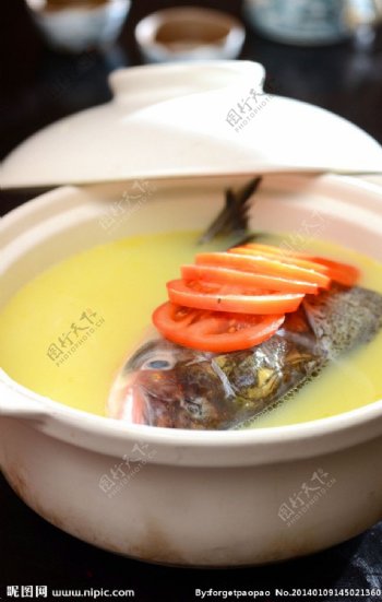 蕃茄鱼头豆腐砂锅图片