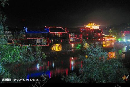 湖南凤凰古城凤凰夜景图片