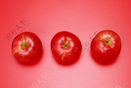 脆红苹果图片