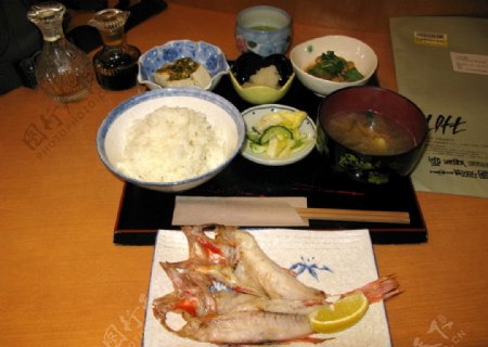 燒魚定食图片