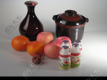 瓦罐与水果组合图片