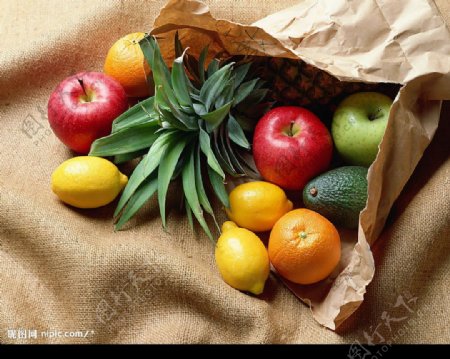 纸袋里的水果图片