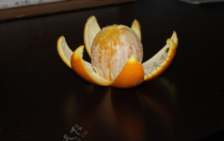 剥开的橙子图片