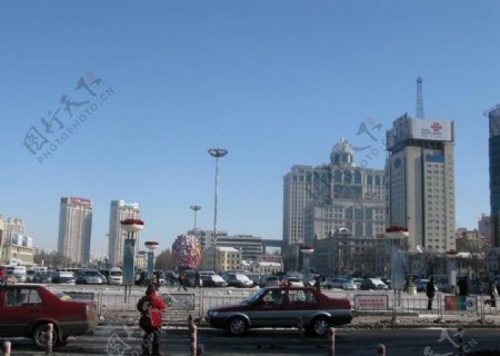 哈尔滨火车站前广场一瞥图片