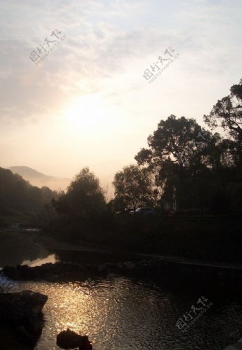 庐山夕阳图片