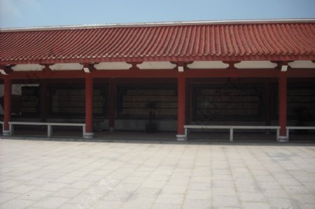 寺庙红屋顶图片