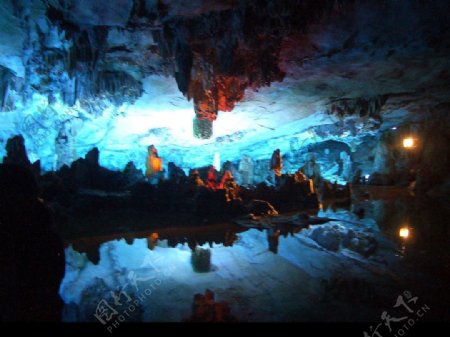 桂林山水石洞景观图片