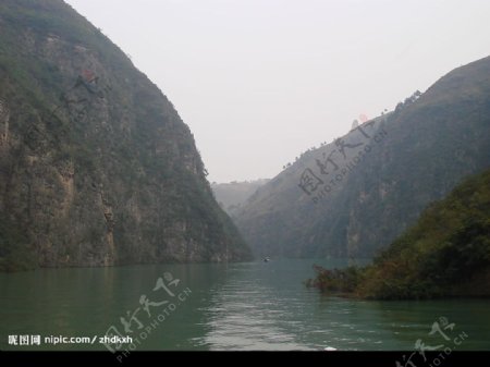 山峡图片