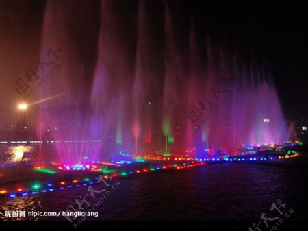 喷泉夜景图片