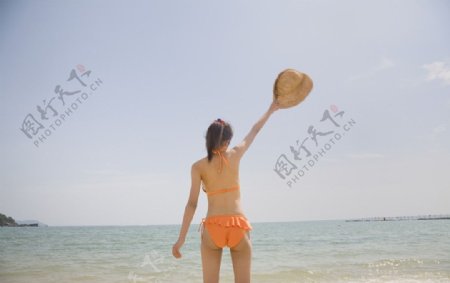 海滩女孩图片