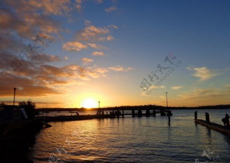 新西兰海滨夕阳风光图片
