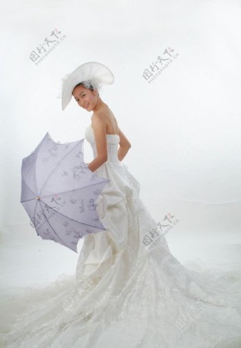 浪漫女人雨伞图片