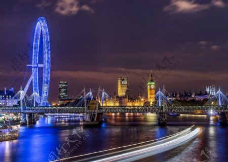 伦敦泰晤士河美丽夜景图片