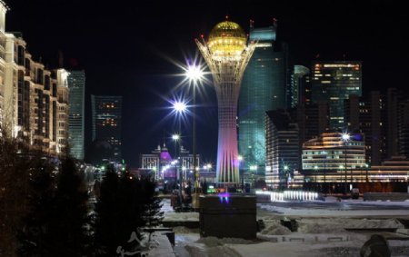 哈萨克斯坦阿斯塔纳市中心夜景图片