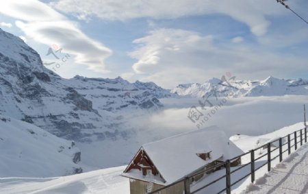 阿尔卑斯雪山图片