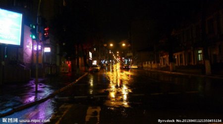 基辅夜街景图片