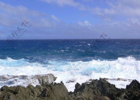 塞班岛风光浪击海岸图片