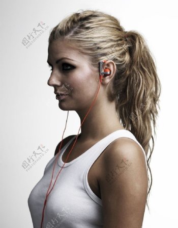 高清耳机产品模特图片