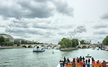 巴黎塞纳河风光图片