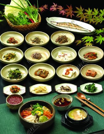 韩式拌饭酱汤小菜图片