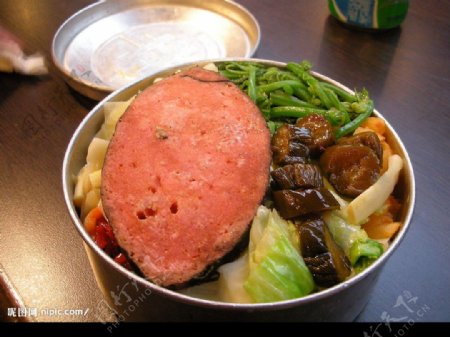 台灣嘉義阿里山奮起湖素食飯盒图片