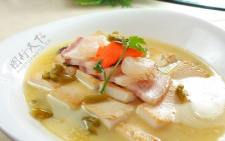 酸汤咸肉虾仁豆腐图片