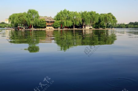 大明湖湖心岛图片
