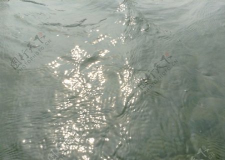 美丽江水图片
