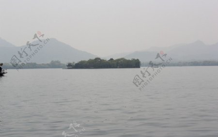 湖中小岛图片