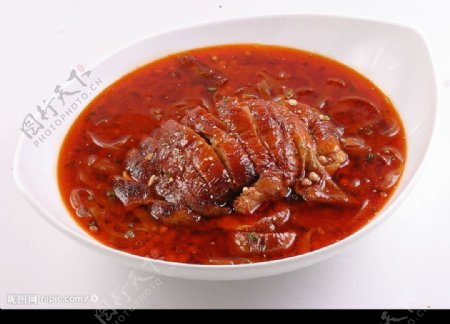 红汤软烧鸭肉图片