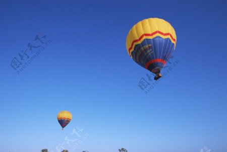 热气球蓝天图片
