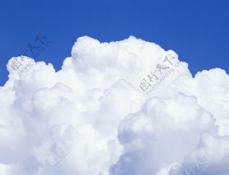 不同凡响的蓝天白云图片