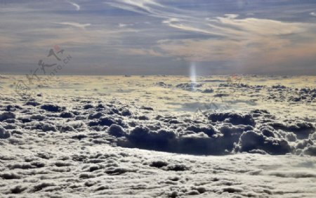 在飞机上拍摄的云海图片