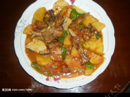 新疆土豆烧肉图片