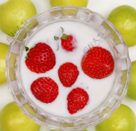 酸奶水果图片