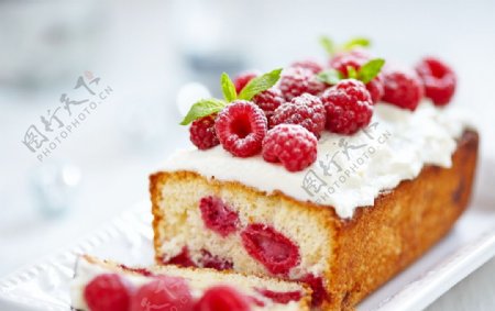 覆盆子水果蛋糕图片