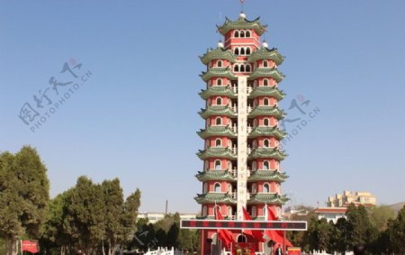 中国工农红军第一二四方面军会师纪念塔图片