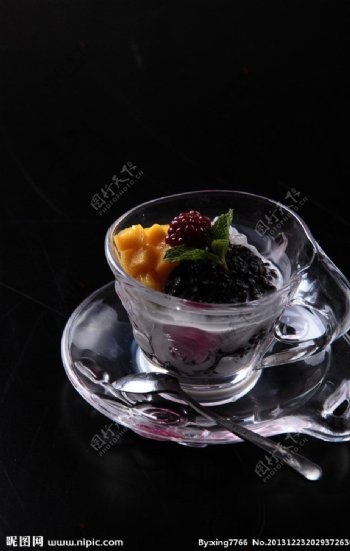 椰汁紫米露图片