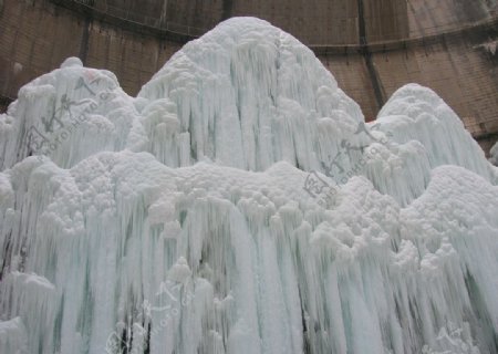 冰雪瀑布图片