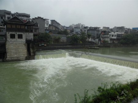 湘西古城水坝图片