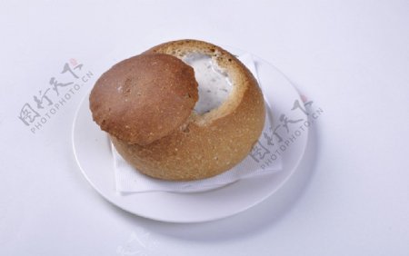 奶油蘑菇面包汤图片