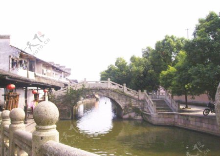 江南水乡拱桥图片