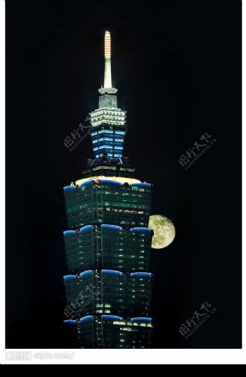 101高樓與月亮图片