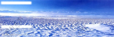 新疆巴音布鲁克雪原图片