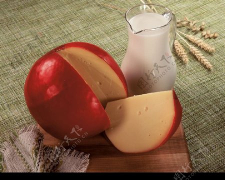 奶酪和牛奶图片