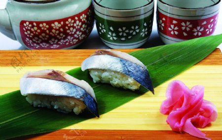 醋泡鲐鱼寿司图片