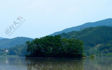 山水青山绿水湖泊图片